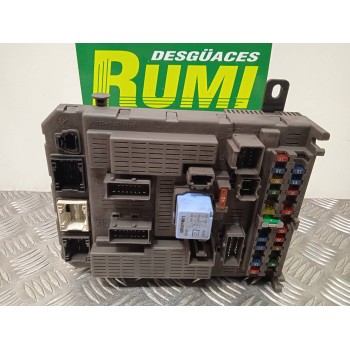 Recambio de caja reles / fusibles para citroën c5 berlina 2.0 hdi x referencia OEM IAM 9637466180 98162200 9646226580