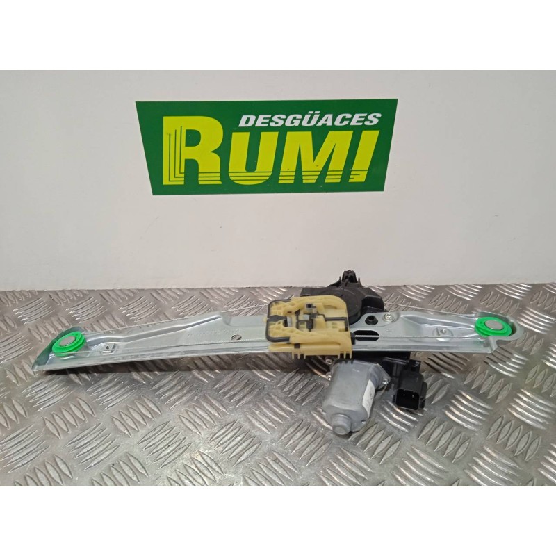 Recambio de elevalunas trasero derecho para ford c-max titanium referencia OEM IAM 920398105 AM51R27000 