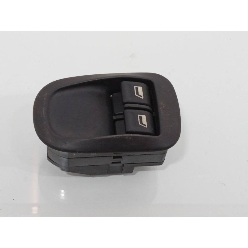 Recambio de mando elevalunas delantero izquierdo para peugeot 206 berlina 1.9 diesel referencia OEM IAM   