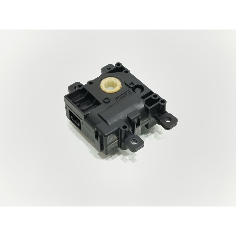 Recambio de motor apertura trampilla para toyota c-hr hybrid active referencia OEM IAM 0638002031  