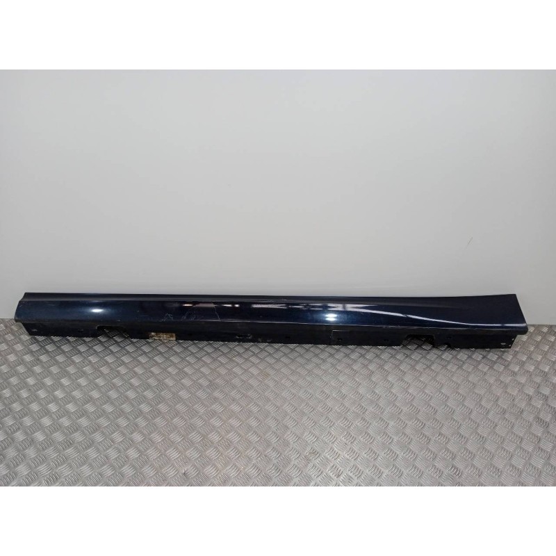 Recambio de faldon lateral para bmw serie 3 touring (e91) 320d xdrive referencia OEM IAM 51777202651  