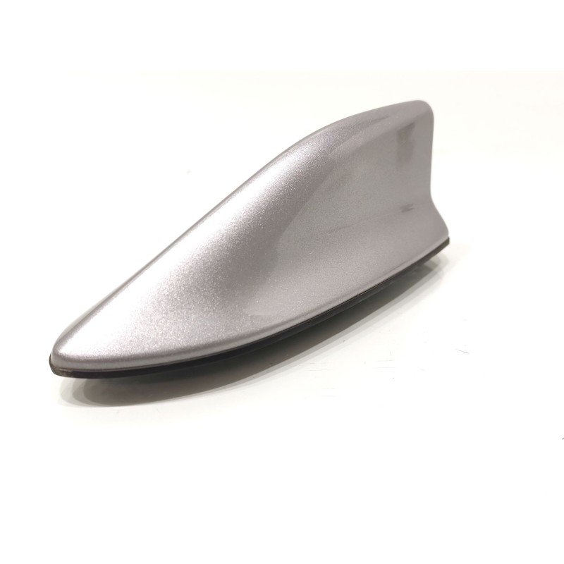 Recambio de antena para toyota c-hr hybrid active referencia OEM IAM V8L03  