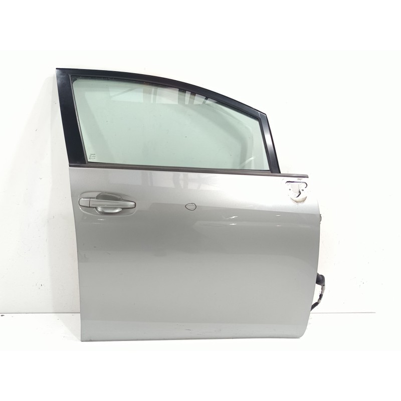 Recambio de puerta delantera derecha para toyota verso active referencia OEM IAM   