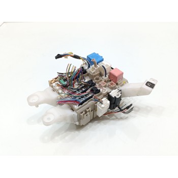 Recambio de caja reles / fusibles para toyota verso active referencia OEM IAM 827300F051C  