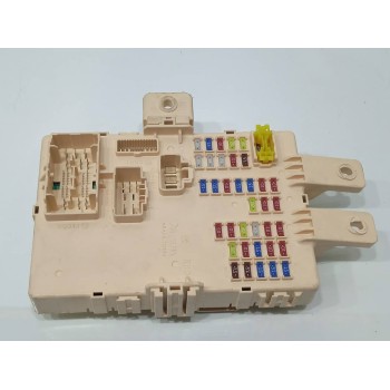 CAJA RELES / FUSIBLES 3W033 
