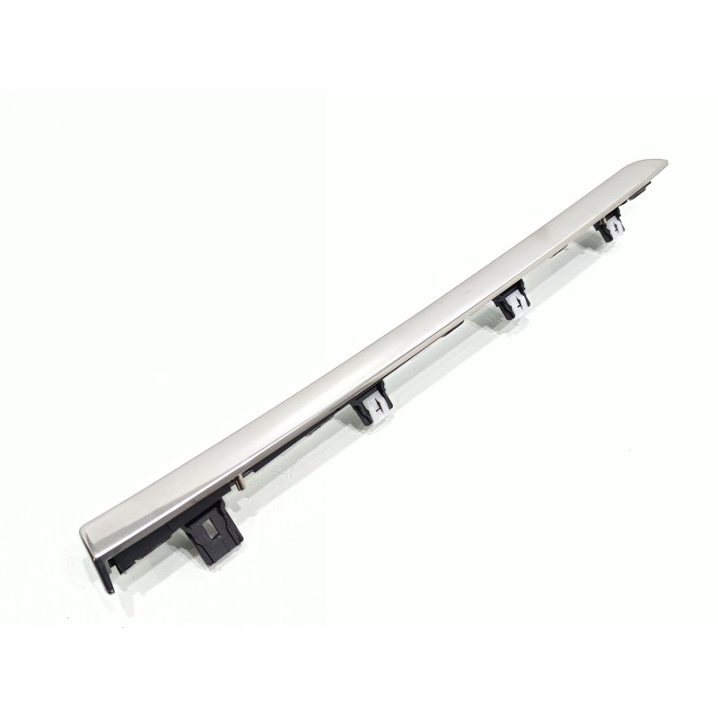 Recambio de moldura para peugeot 3008 allure pack referencia OEM IAM 9829578677  