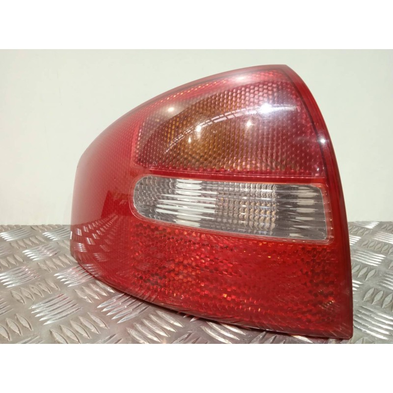 Recambio de piloto trasero izquierdo para audi a6 berlina (4b2) 2.4 quattro referencia OEM IAM 4B5945095  