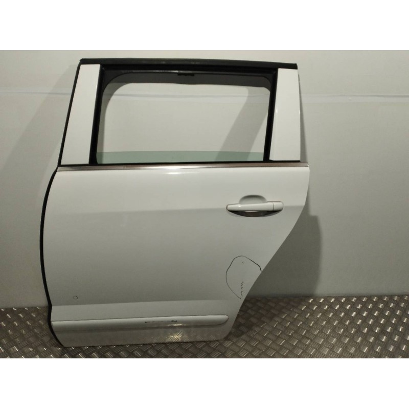 Recambio de puerta trasera izquierda para peugeot 5008 access referencia OEM IAM   