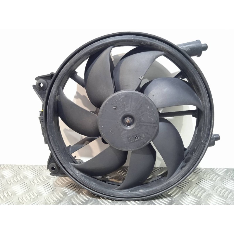 Recambio de electroventilador para citroën c5 berlina exclusive referencia OEM IAM M143931  