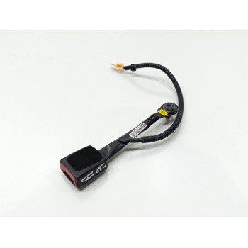 Recambio de enganche cinturon delantero derecho para kia ceed sportswagon tech referencia OEM IAM 88840J7000WK  