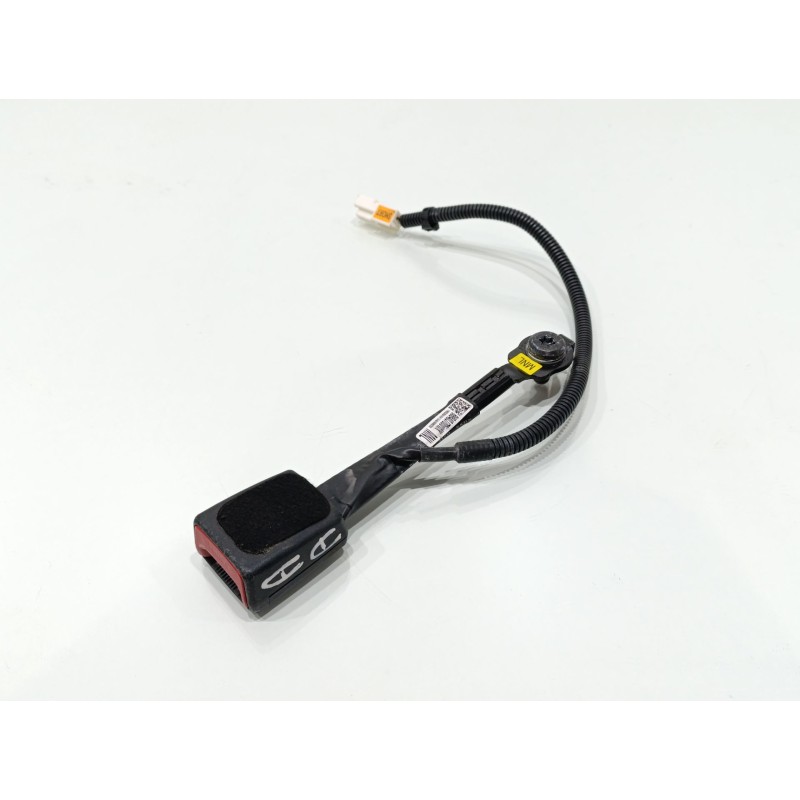 Recambio de enganche cinturon delantero derecho para kia ceed sportswagon tech referencia OEM IAM 88840J7000WK  