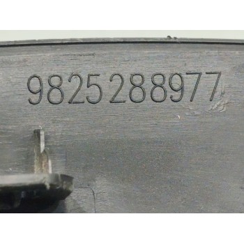 Recambio de aletin delantero izquierdo para peugeot 3008 allure pack referencia OEM IAM 9825288977  