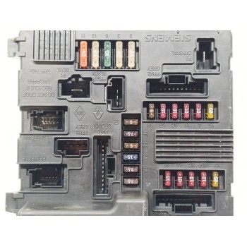 Recambio de caja reles / fusibles para renault scenic ii confort dynamique referencia OEM IAM 8200306032A  