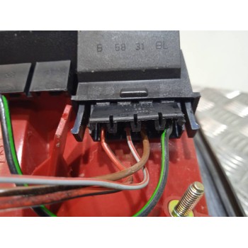 Recambio de piloto trasero derecho para audi 80 avant básico berlina referencia OEM IAM 8A0945096D  