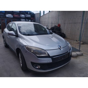 renault megane iii berlina 5 p del año 2012