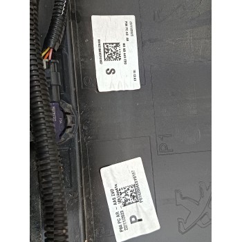 Recambio de paragolpes trasero para peugeot 3008 allure pack referencia OEM IAM 9811865077  