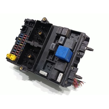 CAJA RELES / FUSIBLES P56038406AM 