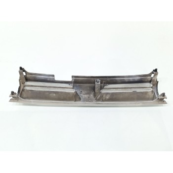 Recambio de rejilla delantera para nissan primera berl./familiar (p10/w10) europa berlina referencia OEM IAM 6231057J00  