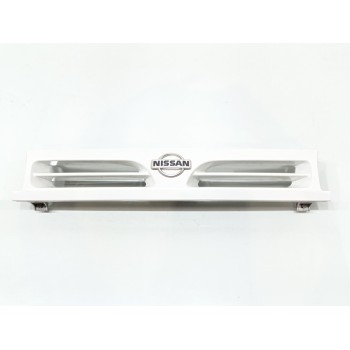 Recambio de rejilla delantera para nissan primera berl./familiar (p10/w10) europa berlina referencia OEM IAM 6231057J00  