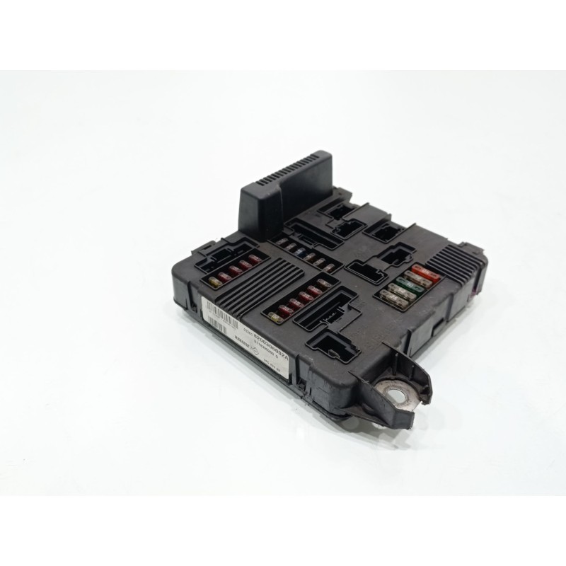 Recambio de caja reles / fusibles para renault megane ii berlina 5p authentique referencia OEM IAM 8200306032A  