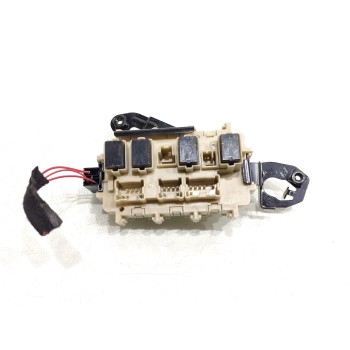 Recambio de caja reles / fusibles para renault kadjar zen referencia OEM IAM 8901R  