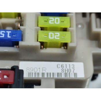 Recambio de caja reles / fusibles para renault kadjar zen referencia OEM IAM 8901R  