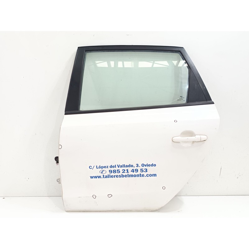 Recambio de puerta trasera izquierda para hyundai i30 cw trend referencia OEM IAM   