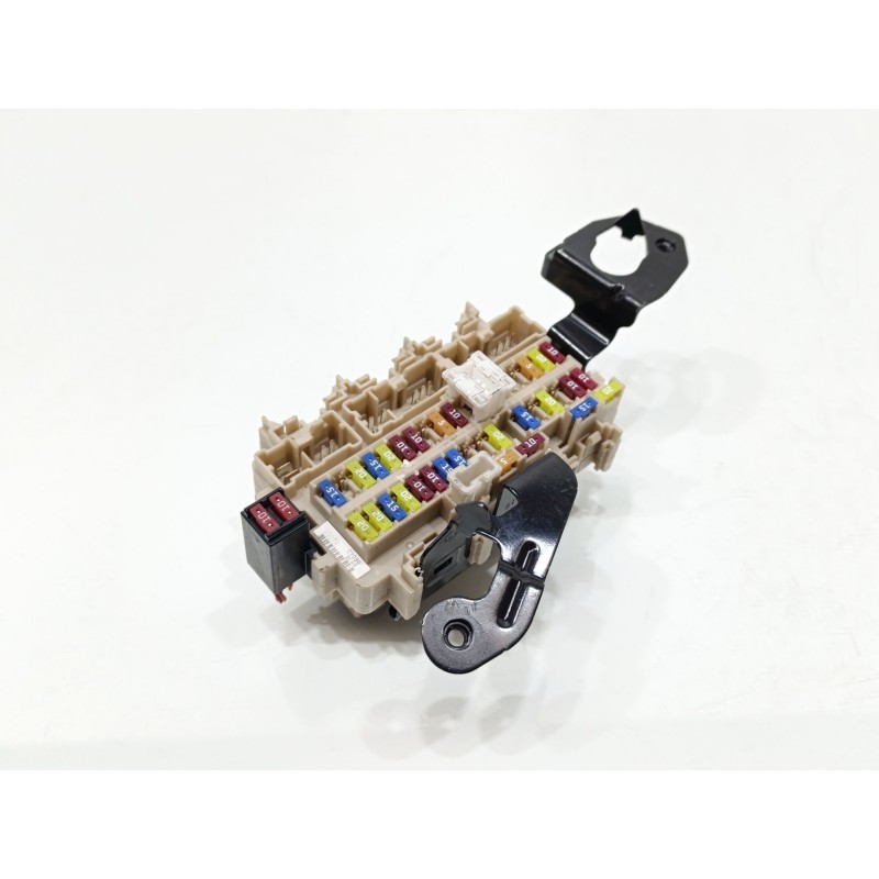 Recambio de caja reles / fusibles para renault kadjar zen referencia OEM IAM 8901R  