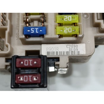 Recambio de caja reles / fusibles para renault kadjar zen referencia OEM IAM 8901R  