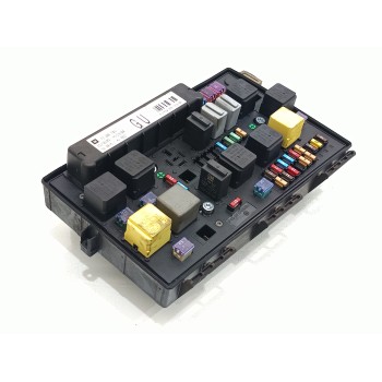 CAJA RELES / FUSIBLES 13206748 