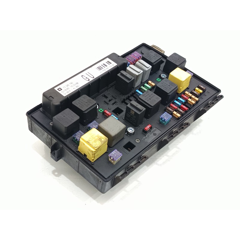 Recambio de caja reles / fusibles para opel astra gtc cosmo referencia OEM IAM 13206748  