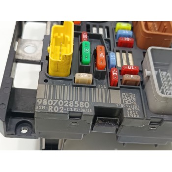 Recambio de caja reles / fusibles para citroën c5 berlina premier referencia OEM IAM 9807028580  