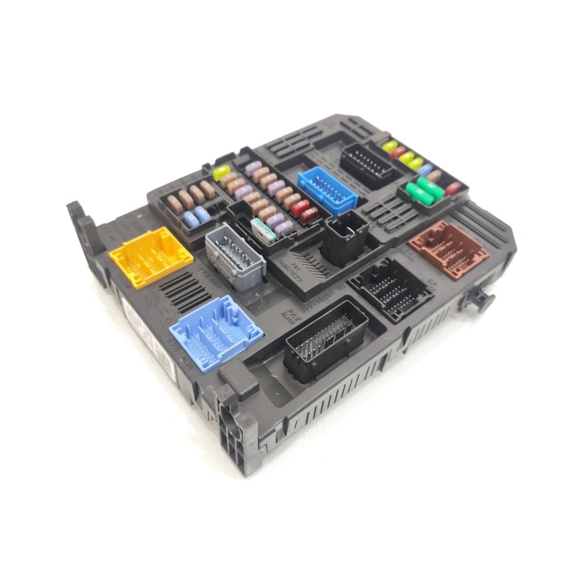 Recambio de caja reles / fusibles para opel crossland x opel 2020 referencia OEM IAM 9832880280  