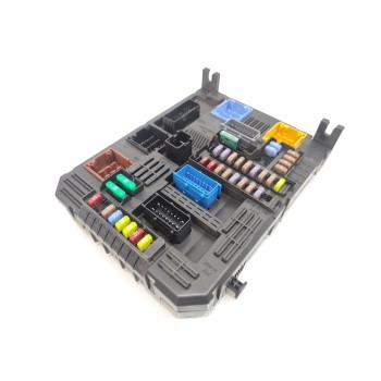 Recambio de caja reles / fusibles para opel crossland x opel 2020 referencia OEM IAM 9832880280  