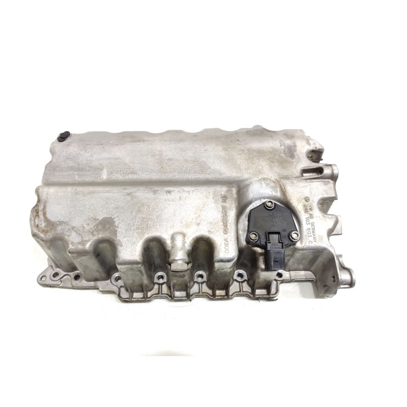 Recambio de carter para skoda rapid active referencia OEM IAM 04L103603C  