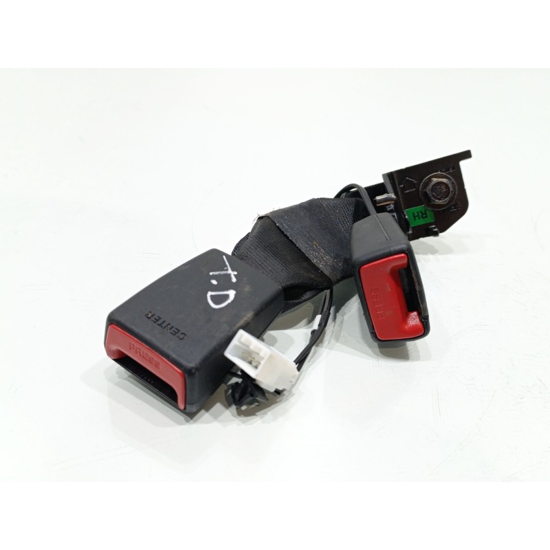 Recambio de enganche cinturon trasero derecho para kia stonic (ybcuv) concept referencia OEM IAM 898B0H8200WK  