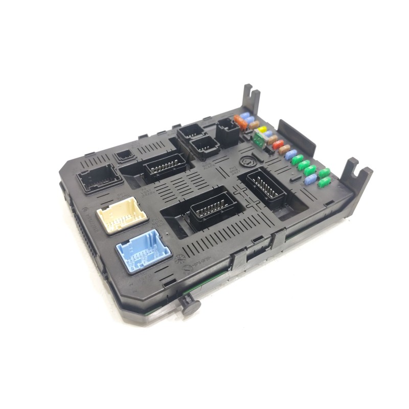 Recambio de caja reles / fusibles para peugeot 307 berlina (s2) d-sign referencia OEM IAM 9660105680  