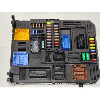 Recambio de caja reles / fusibles para citroën c4 grand picasso feel referencia OEM IAM 9832880380  