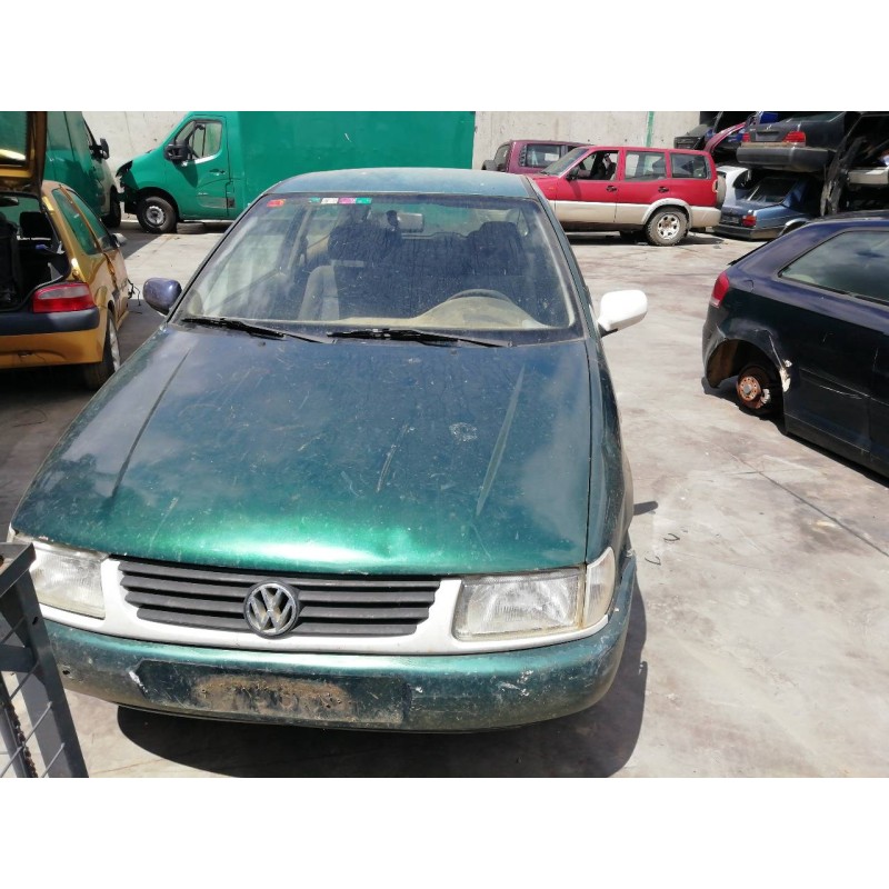 VOLKSWAGEN POLO BERLINA (6N1)