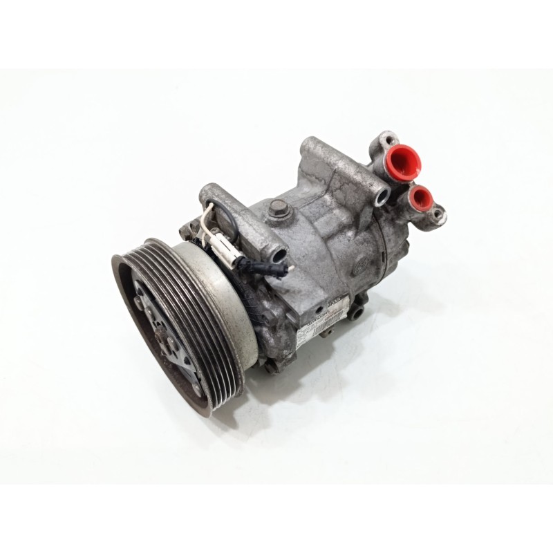 Recambio de compresor aire acondicionado para renault kangoo (f/kc0) alize referencia OEM IAM 8200716562  