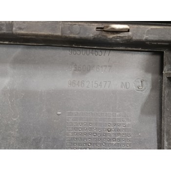 Recambio de paragolpes delantero para citroën c4 berlina collection referencia OEM IAM 9646215477  