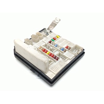 Recambio de caja reles / fusibles para renault scenic ii grand emotion referencia OEM IAM 8200481866G  