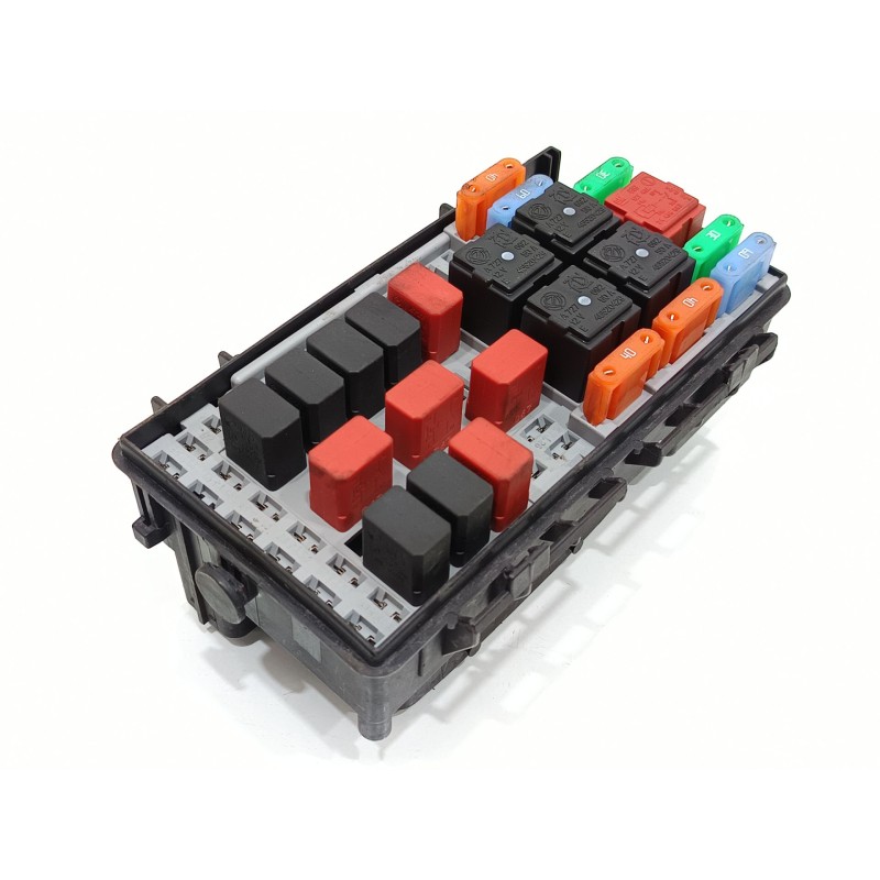 Recambio de caja reles / fusibles para » otros... 470 referencia OEM IAM 51775622  