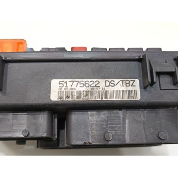 Recambio de caja reles / fusibles para » otros... 470 referencia OEM IAM 51775622  