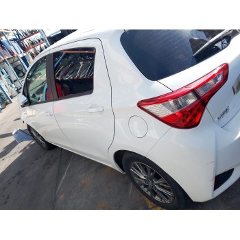 toyota yaris (_p13_) del año 1950