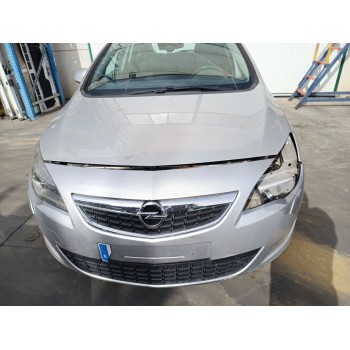opel astra j (p10) del año 2010