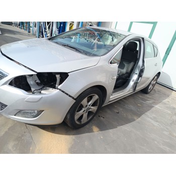 opel astra j (p10) del año 2010