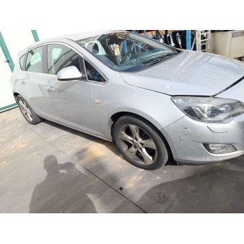 opel astra j (p10) del año 2010