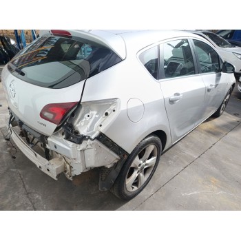 opel astra j (p10) del año 2010