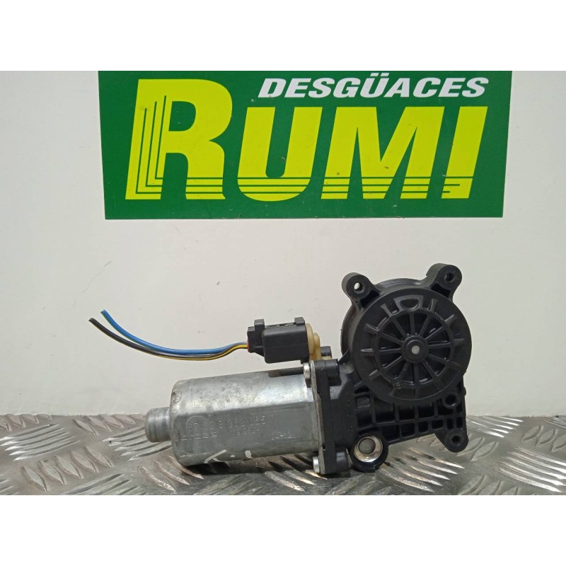 Recambio de motor elevalunas trasero derecho para bmw serie 3 berlina (e46) 320d referencia OEM IAM 676283620650 0130821726 